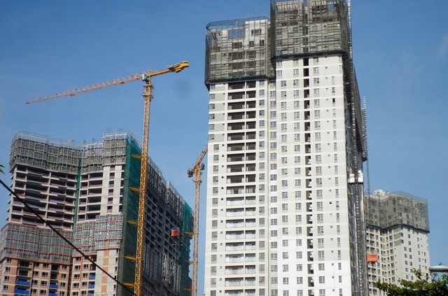 
Riêng tòa CT5 của Masteri Thảo Điền đang được xây thô đến tầng thứ 40, khoảng đó. Khách hàng mua tòa nhà này sẽ nhận nhà vào tháng 12 năm nay.
