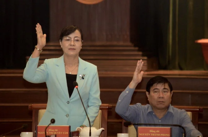 
Bà Nguyễn Thị Quyết Tâm giới thiệu chương trình làm việc của hội nghị - Ảnh: TỰ TRUNG
