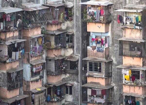 
Dharavi - nằm ở trung tâm Mumbai (Ấn Độ) - là một trong những khu ổ chuột lớn nhất châu Á. Có hơn 1 triệu người sinh sống ở đây.
