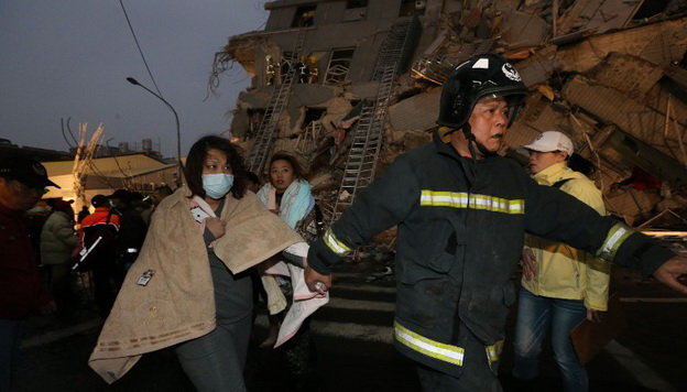 
Hơn 1500 người tham gia công tác cứu hộ - Ảnh: AFP
