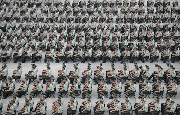Hơn 1.000 cảnh sát tham dự buổi tập luyện tại Giang Tô, Trung Quốc.