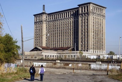 Nhiều tòa nhà chọc trời tại Detroit hiện tại đều bị bỏ hoang.