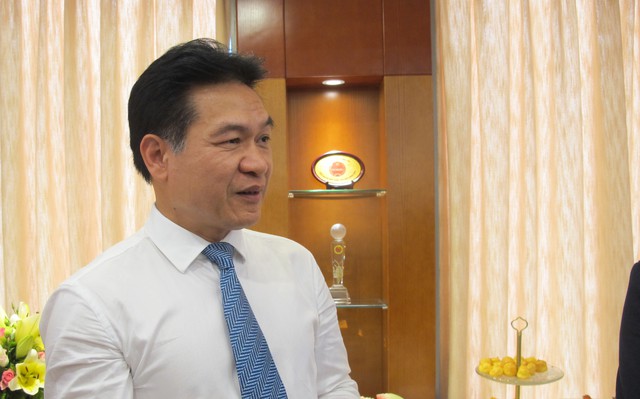 Ông Trần Tuấn Dương - Phó Chủ tịch HĐQT kiêm Tổng giám đốc Hòa Phát trả lời câu hỏi của phóng viên xung quanh lĩnh vực kinh doanh mới của công ty.