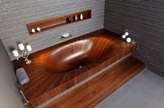 Bản thân bồn tắm bằng gỗ luôn tạo nên nét cổ điển và tao nhã cho phòng tắm.