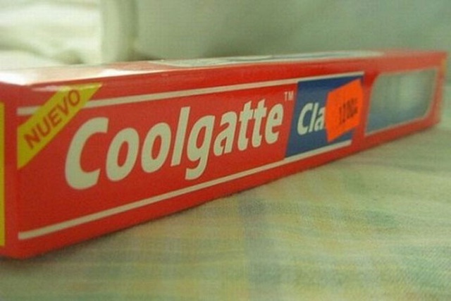 Chữ “o”? Thêm một chữ “o”. Chữ “t”? Thêm một chữ “t”. Và chúng ta có kem đánh răng “Coolgatte”, thay vì Colgate như bình thường.