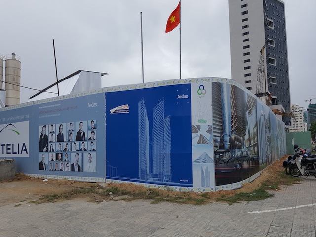 
Ánh Dương - Soleil Đà Nẵng được triển khai xây dựng trên diện tích 21.800 m2 với vị trí đắc địa nằm trên giao lộ Phạm Văn Đồng, Võ Nguyên Giáp và tuyến đường ven biển Hoàng Sa - Trường Sa.
