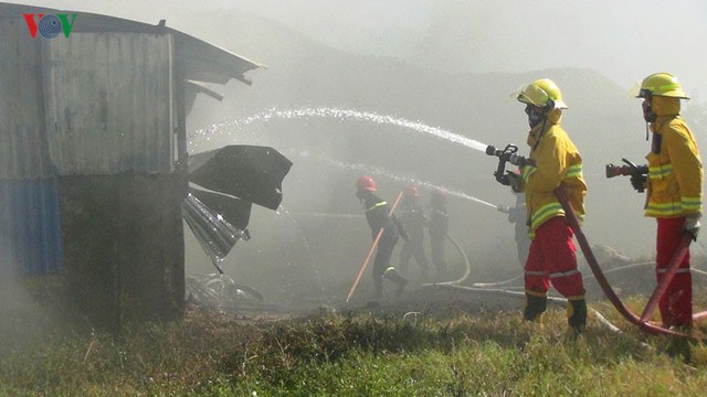 Theo thông tin từ Cảnh sát phòng cháy chữa cháy Thanh Hóa, khoảng 15h ngày 28/6, tại Kho chứa phế thải của nhà máy ống sợi thuỷ tinh (nằm trong Khu kinh tế Nghi Sơn) đã xảy ra hỏa hoạn.