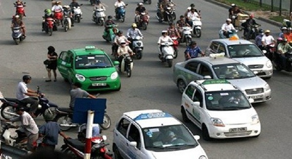Phó Chủ tịch Hà Nội: Cấm taxi các tỉnh hoạt động tại Thủ đô