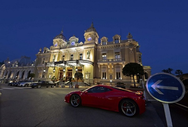Đột nhập Monte Carlo Casino, sòng bạc xa hoa nhất thế giới