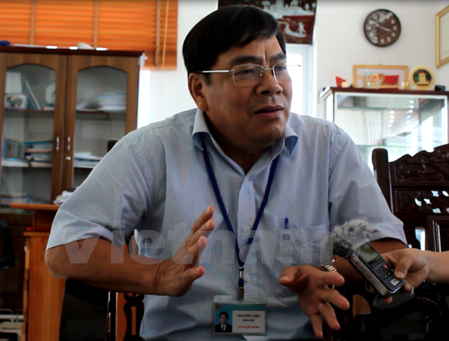 Ông Nguyễn Viễn, Giám đốc Sở Tài nguyên và Môi trường Quảng Nam trao đổi với phóng viên. (Ảnh: Hùng Võ/Vietnam+)