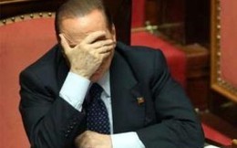 Cựu Thủ tướng Ý Berlusconi đi nhặt rác 1 năm