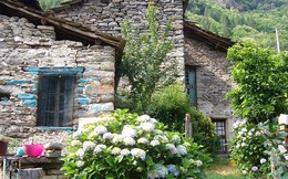 Một ngôi làng của Ý được rao bán trên Ebay với giá 333.000 USD
